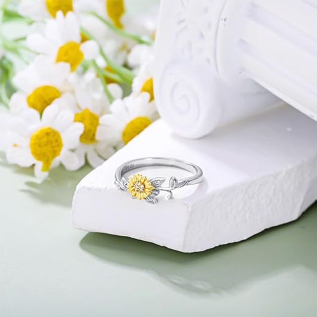 Sterling Silver Circular Shaped Lab Created Diamond Sunflower Ring-3