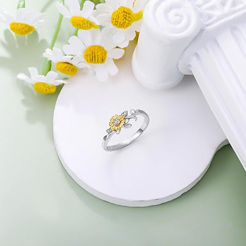 Sterling Silver Circular Shaped Lab Created Diamond Sunflower Ring-4