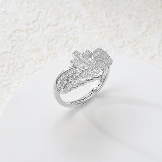 Anello di fidanzamento con croce ad ala d'angelo in moissanite a forma circolare in argento sterling-3