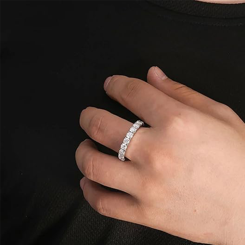 Anillo de moissanita con forma circular de plata de ley-2