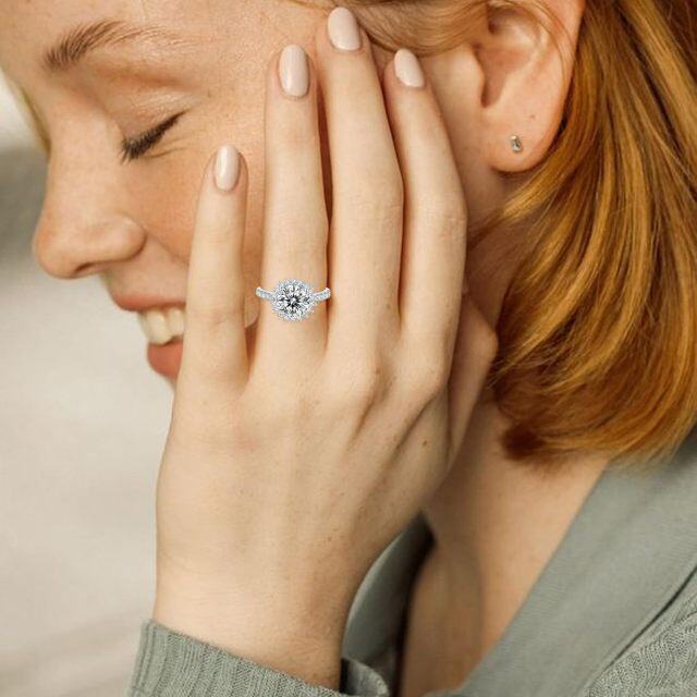 Anillo de girasol de moissanita con forma circular de plata de ley-2