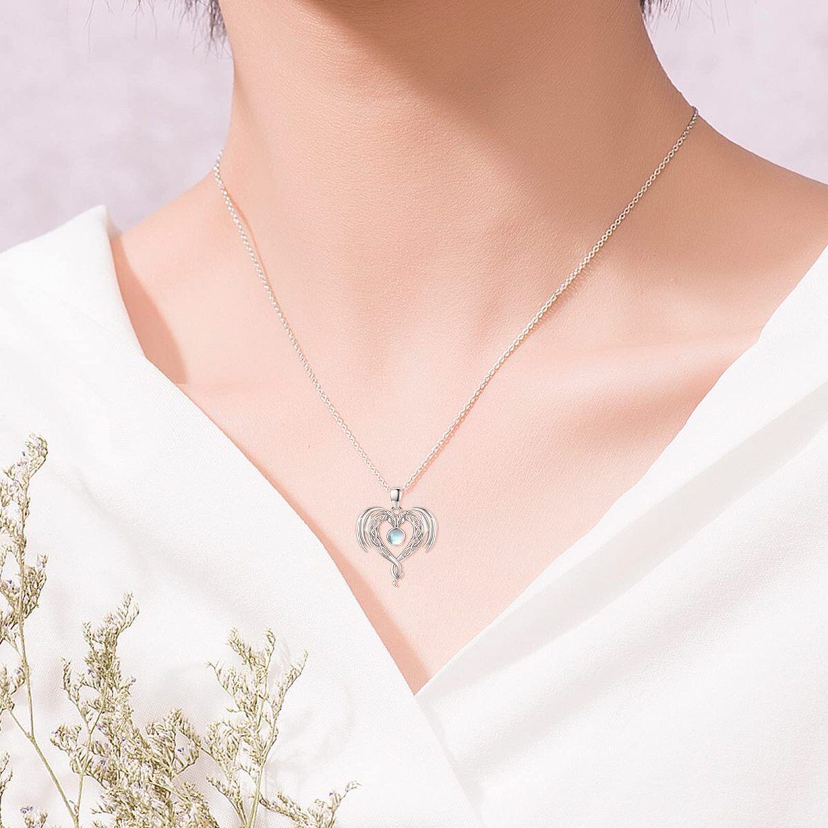 Collar con colgante de corazón y nudo celta de dragón de piedra lunar circular de plata de ley para mujer-3