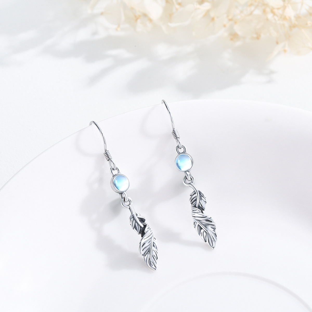 Boucles d'oreilles pendantes en argent sterling avec plumes en pierre de lune de forme cir-3