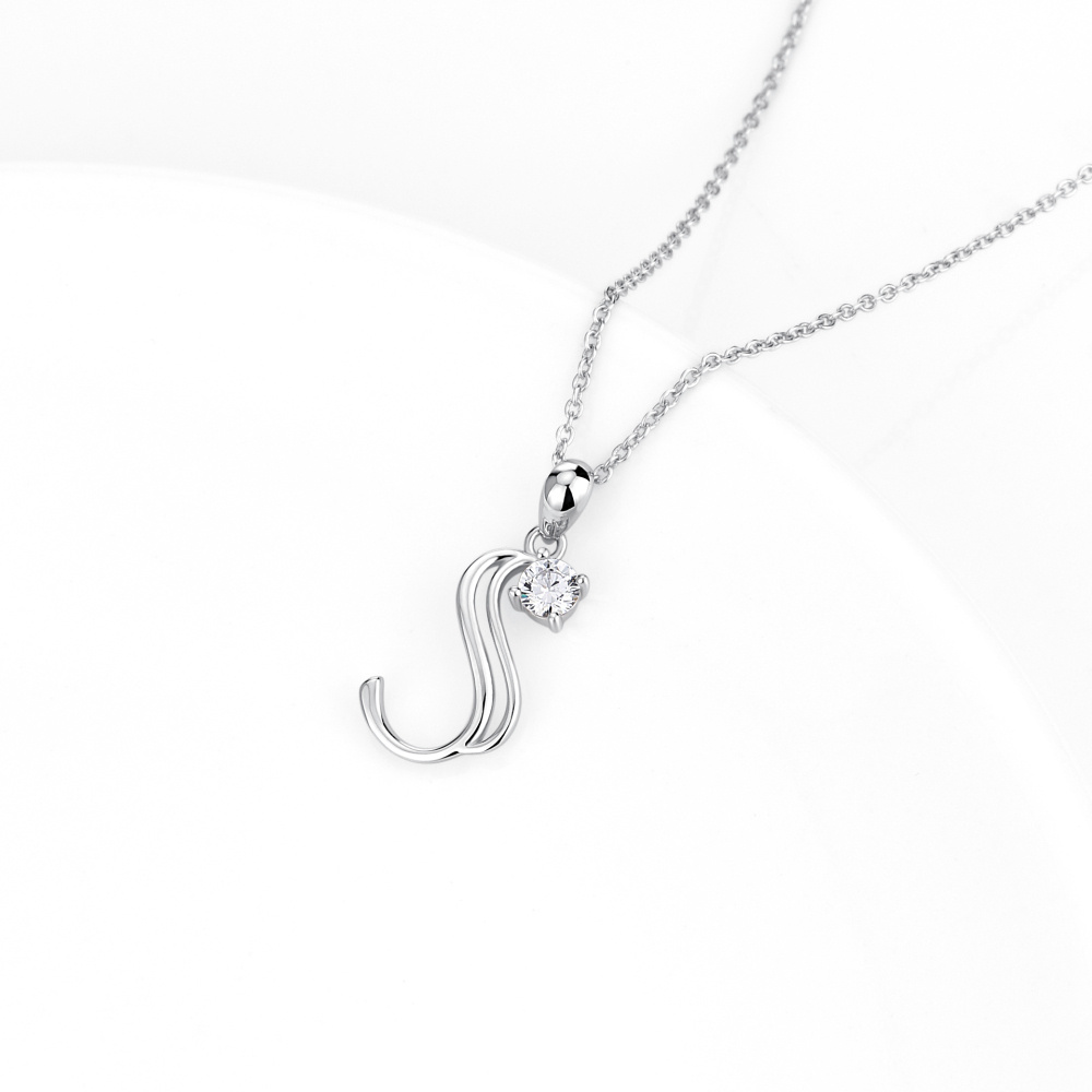Colar com pendente inicial personalizado em prata de lei com zircónias cúbicas e letra S para mulher-3