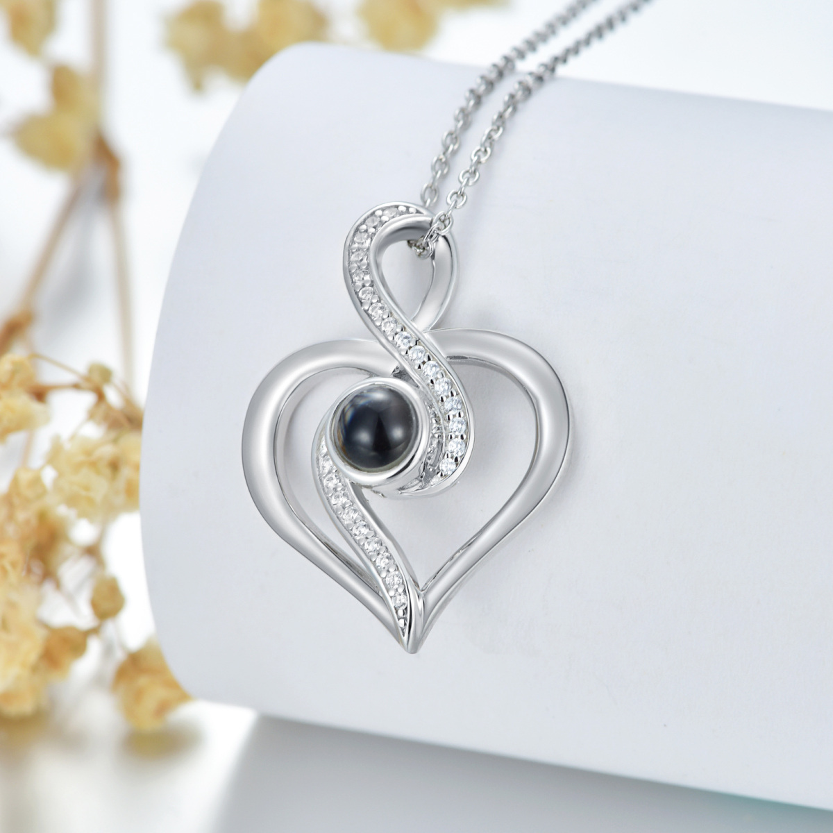 Collana con pendente infinito a forma di cuore in pietra di proiezione con zirconi circolari in argento sterling con parola incisa per le donne-3