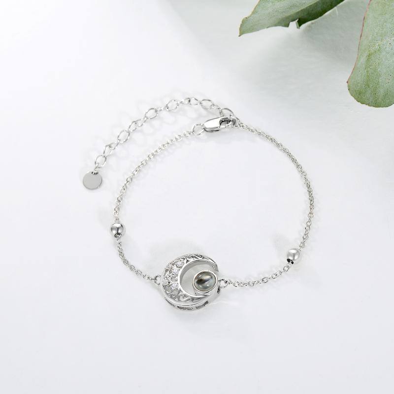 Pulsera con colgante de luna y piedra de proyección en forma circular de plata de ley-4