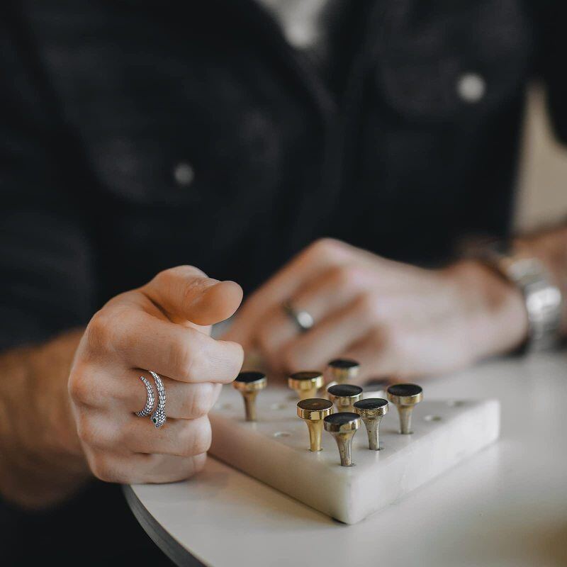 Anel aberto de prata esterlina com zircónio cúbico em forma circular-2