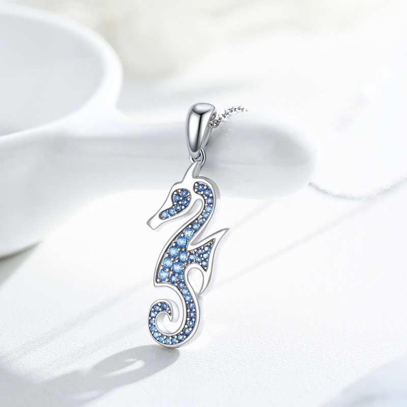 Collar de plata de ley con forma circular de circonitas y caballito de mar-4