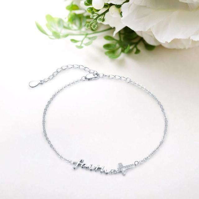 Bracciale con ciondolo a croce in argento sterling con zirconia cubica e parola incisa-4