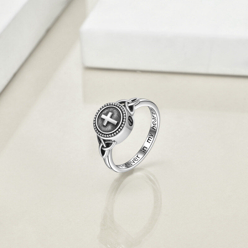 Urnenring mit Kreuz aus Sterlingsilber mit eingraviertem Wort-3