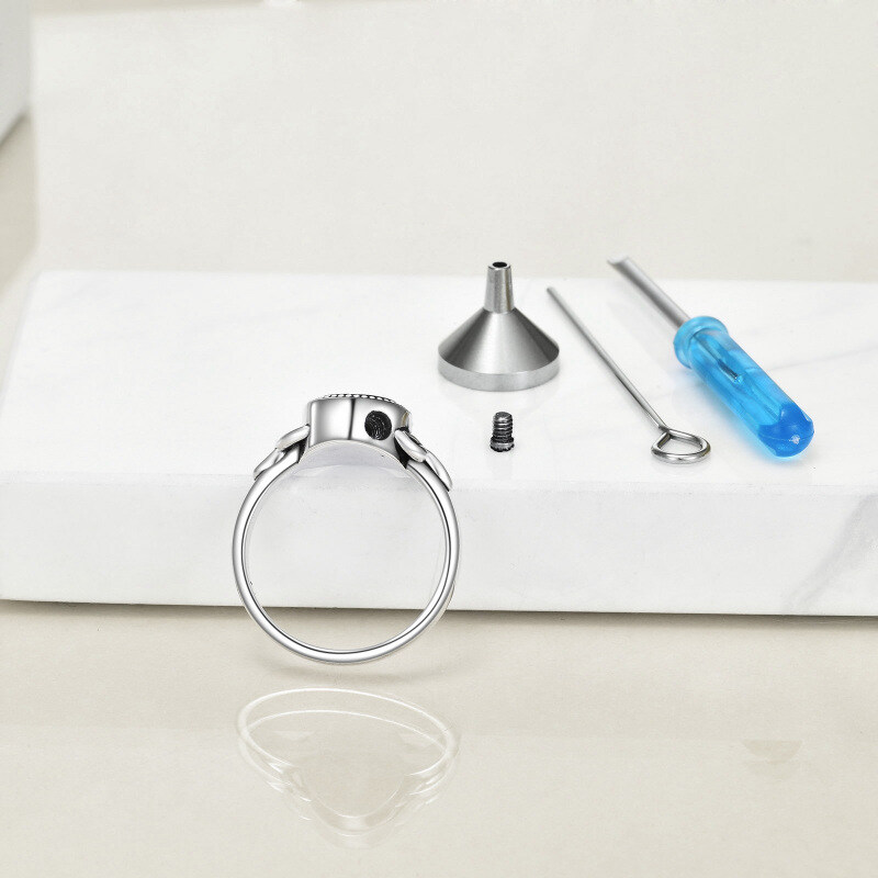 Urnenring mit Kreuz aus Sterlingsilber mit eingraviertem Wort-4