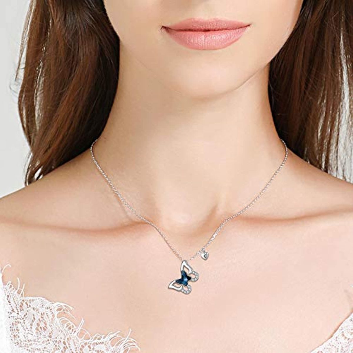 Collier avec pendentif papillon personnalisé en argent sterling et cristal avec lettre initiale C-2