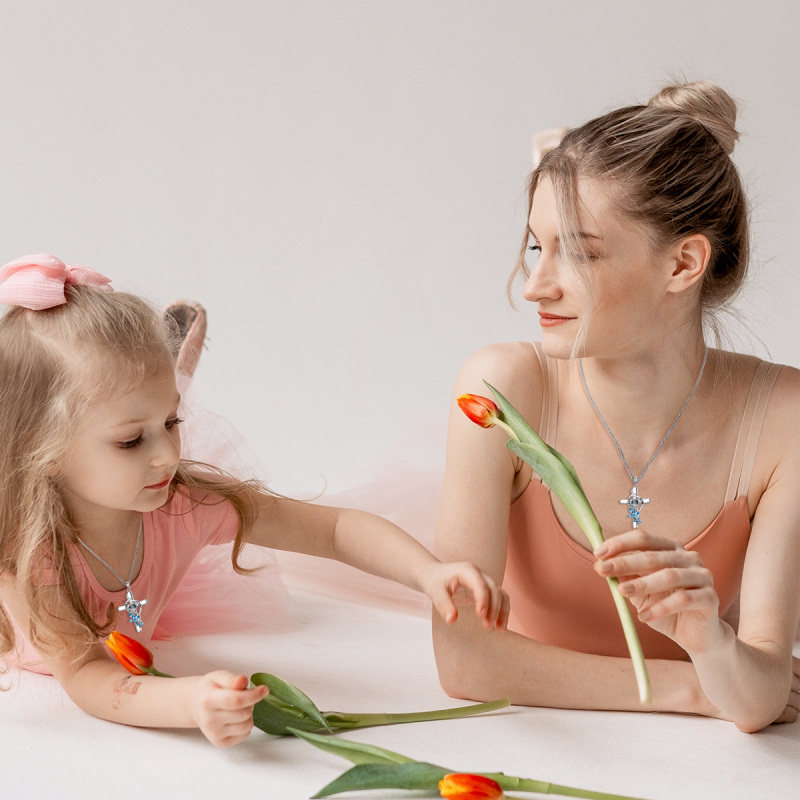 Collar con colgante de cruz y mariposa de cristal personalizado de plata de ley para mujer-3