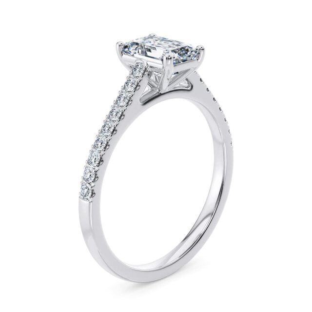 Anello di fidanzamento in argento sterling con incisione personalizzata in moissanite con taglio princess-square da 2 ct-4