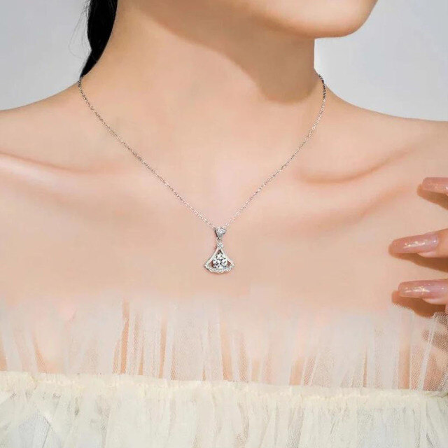 Collana con ciondolo a settore in argento sterling e diamanti-2