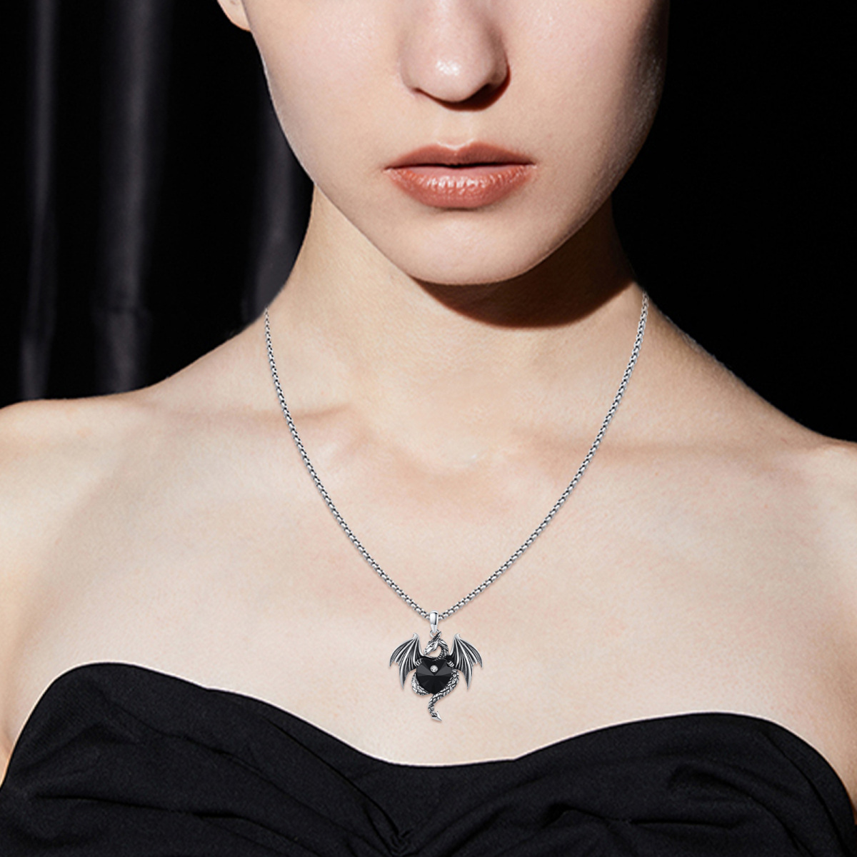 Collar de plata de ley Flying Dragon Black Heart Crystal Pendant-3