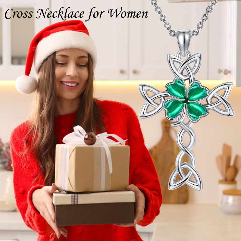 Collar con colgante de cruz de nudo celta y trébol de cuatro hojas en plata de ley-6