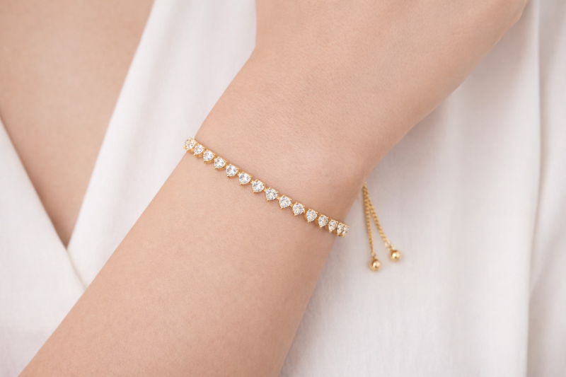 Pulsera de Tenis Ajustable de Plata Esterlina con Moissanita Cortada en Corazón Chapada en Oro-2