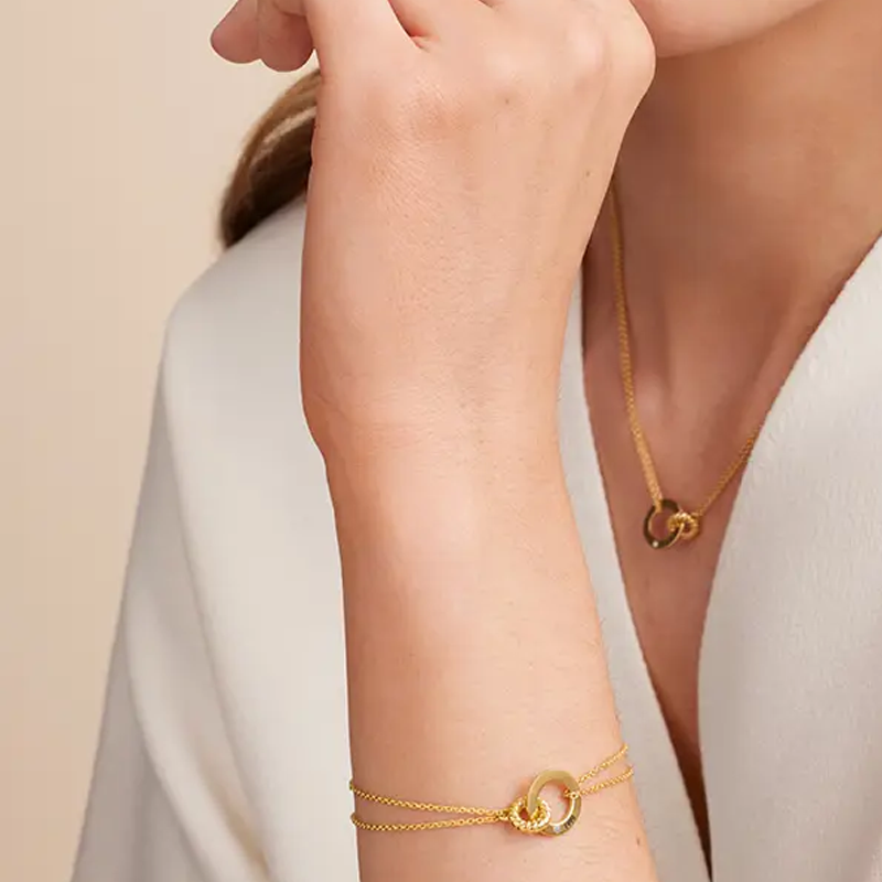 Pulseira de pingente de círculo gravado personalizado com intertravamento de ouro vermeil para mulheres-2