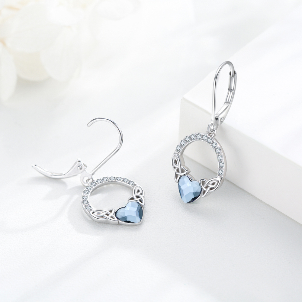 Brincos de prata esterlina com coração de cristal e zircónias cúbicas com nó celta e fecho-3