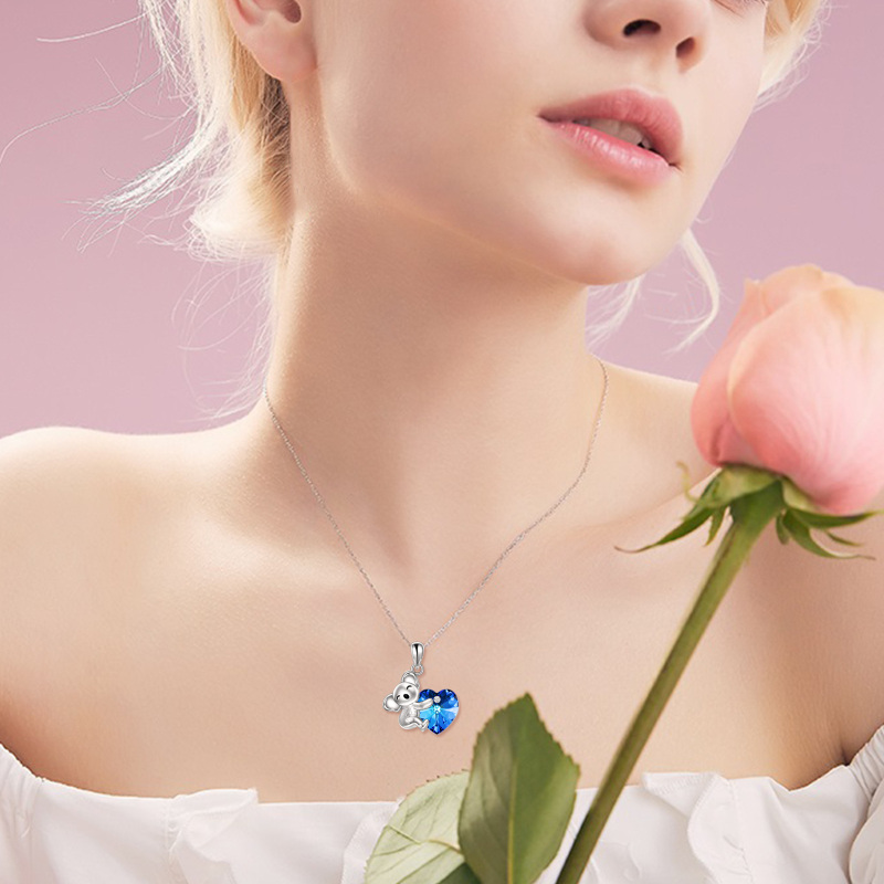 Colar com pendente Koala em prata de lei com coração de cristal-2