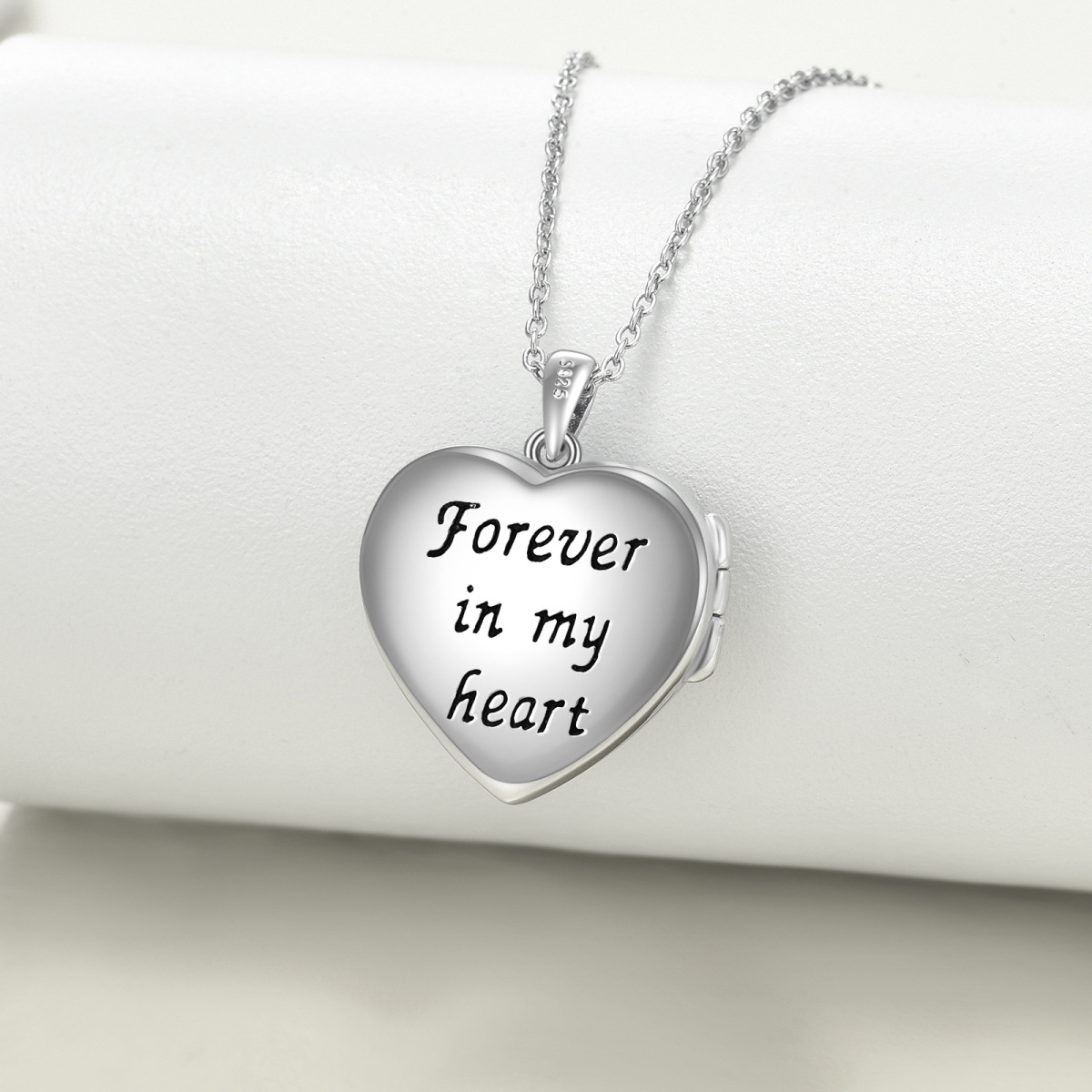 Collar con medallón de foto personalizado con forma de corazón de plata de ley con piedra lunar y palabra grabada-5