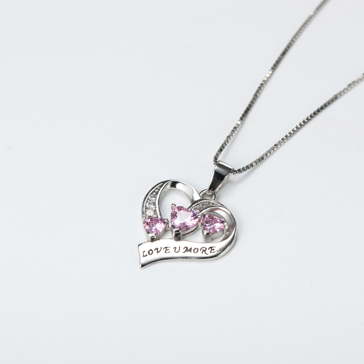 Collana con ciondolo a forma di cuore in argento sterling con zirconia cubica e parola incisa-3