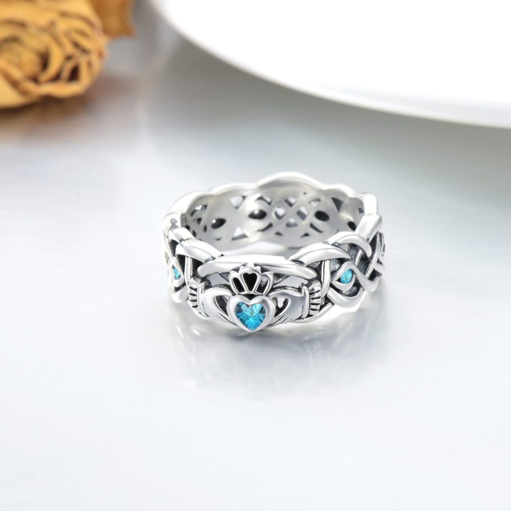 Anel Claddagh com pedra de nascimento em forma de coração e zircônia cúbica em prata esterlina com nó celta-4