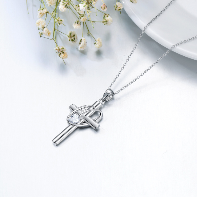 Collana con ciondolo a forma di cuore in argento sterling con zirconia cubica e lettera iniziale O-4