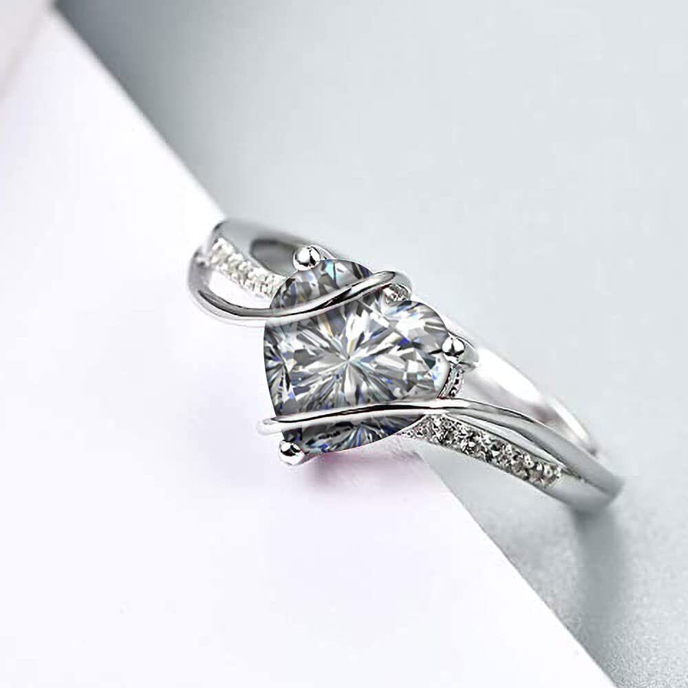 Anillo de compromiso de plata de ley con moissanita en forma de corazón bañada en oro rosa y grabado personalizado.-4