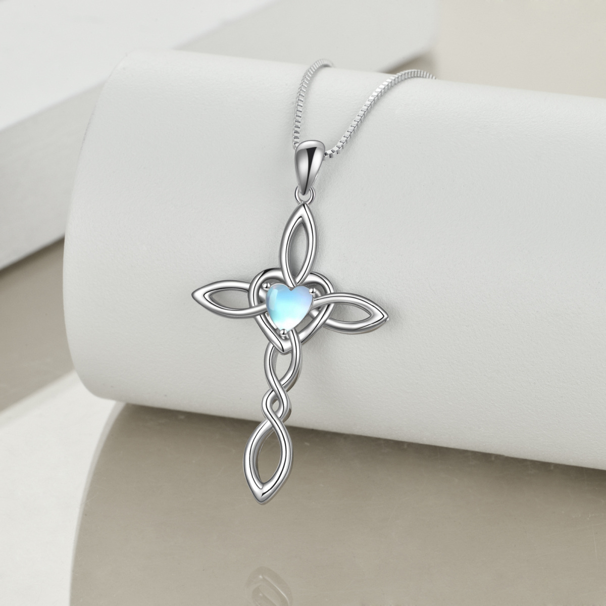 Collana da donna con pendente a croce e nodo celtico in pietra di luna con cuore in argento sterling-3