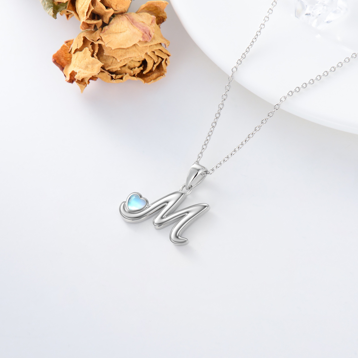 Collar con colgante de corazón con letra inicial personalizada de piedra lunar en forma de corazón de plata de ley-4