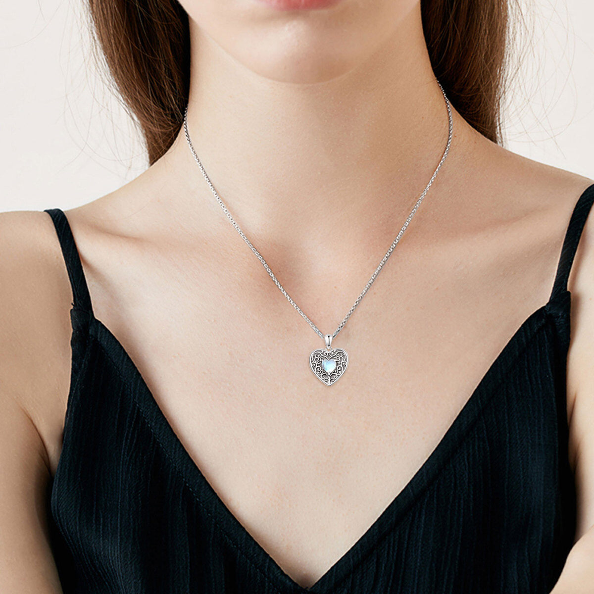 Collar con medallón de foto personalizado con piedra lunar en forma de corazón de plata de ley con palabra grabada-2