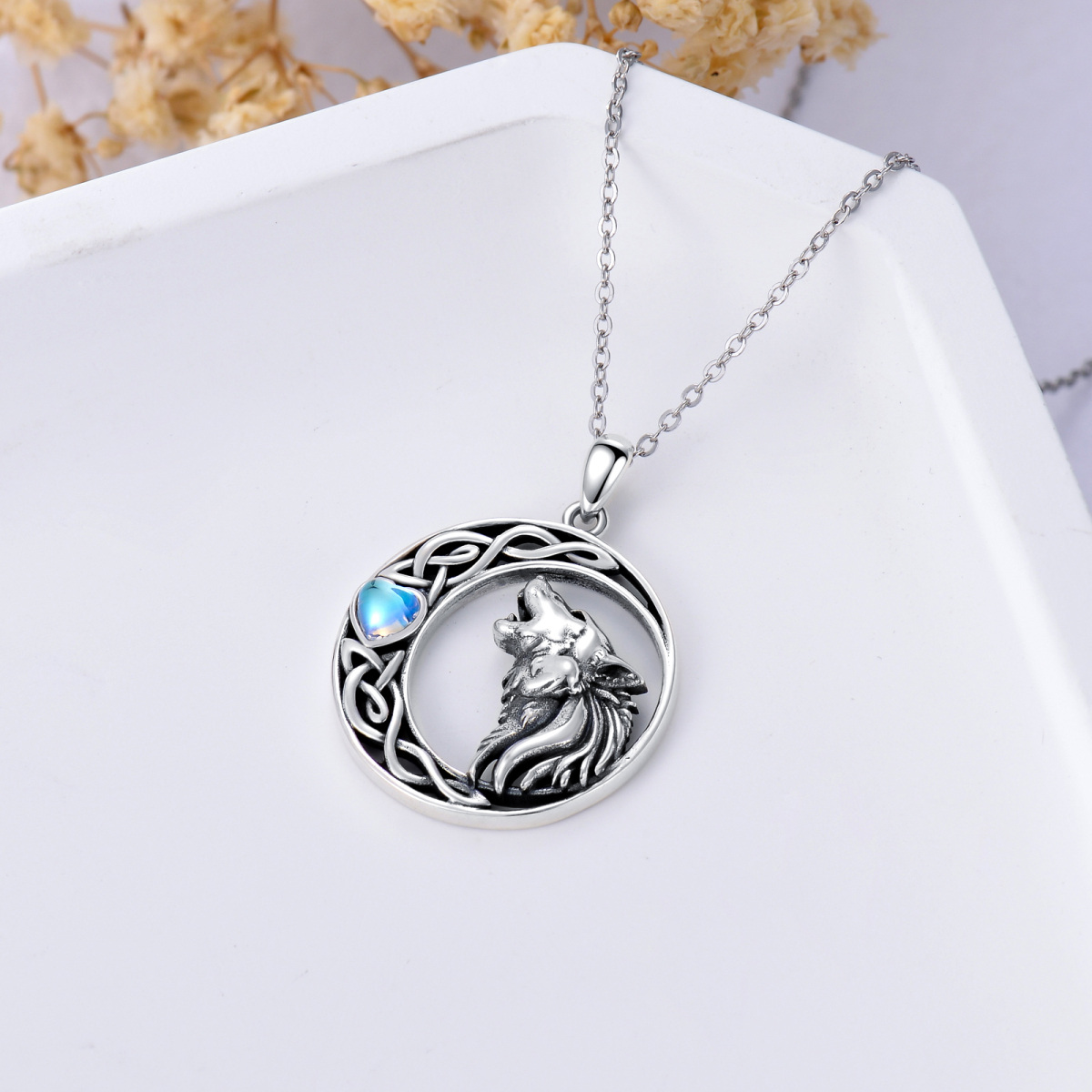 Collar colgante de plata de ley con forma de corazón de piedra de luna y lobo-6