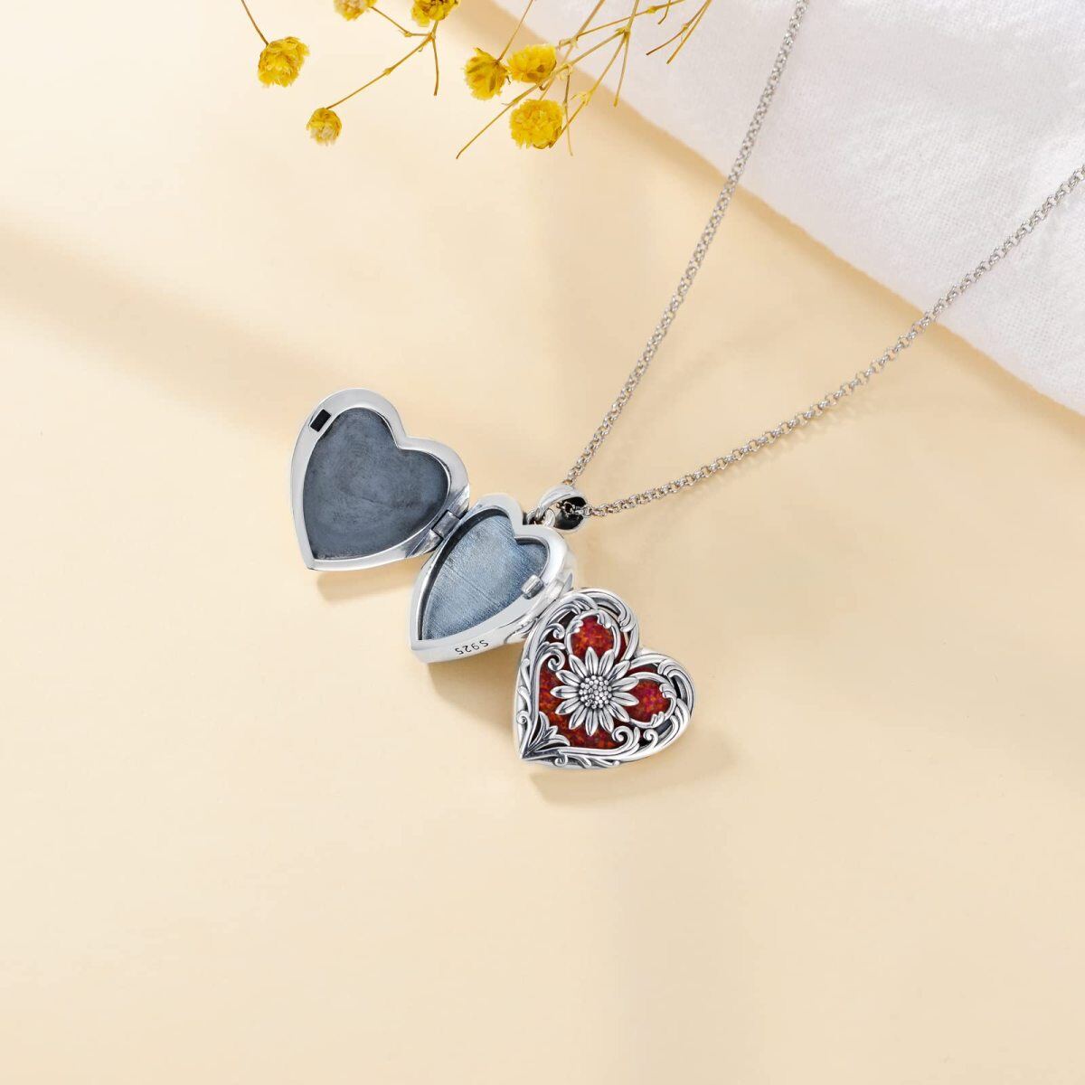 Collar con medallón fotográfico personalizado con forma de corazón de girasol en plata de ley para mujer-3