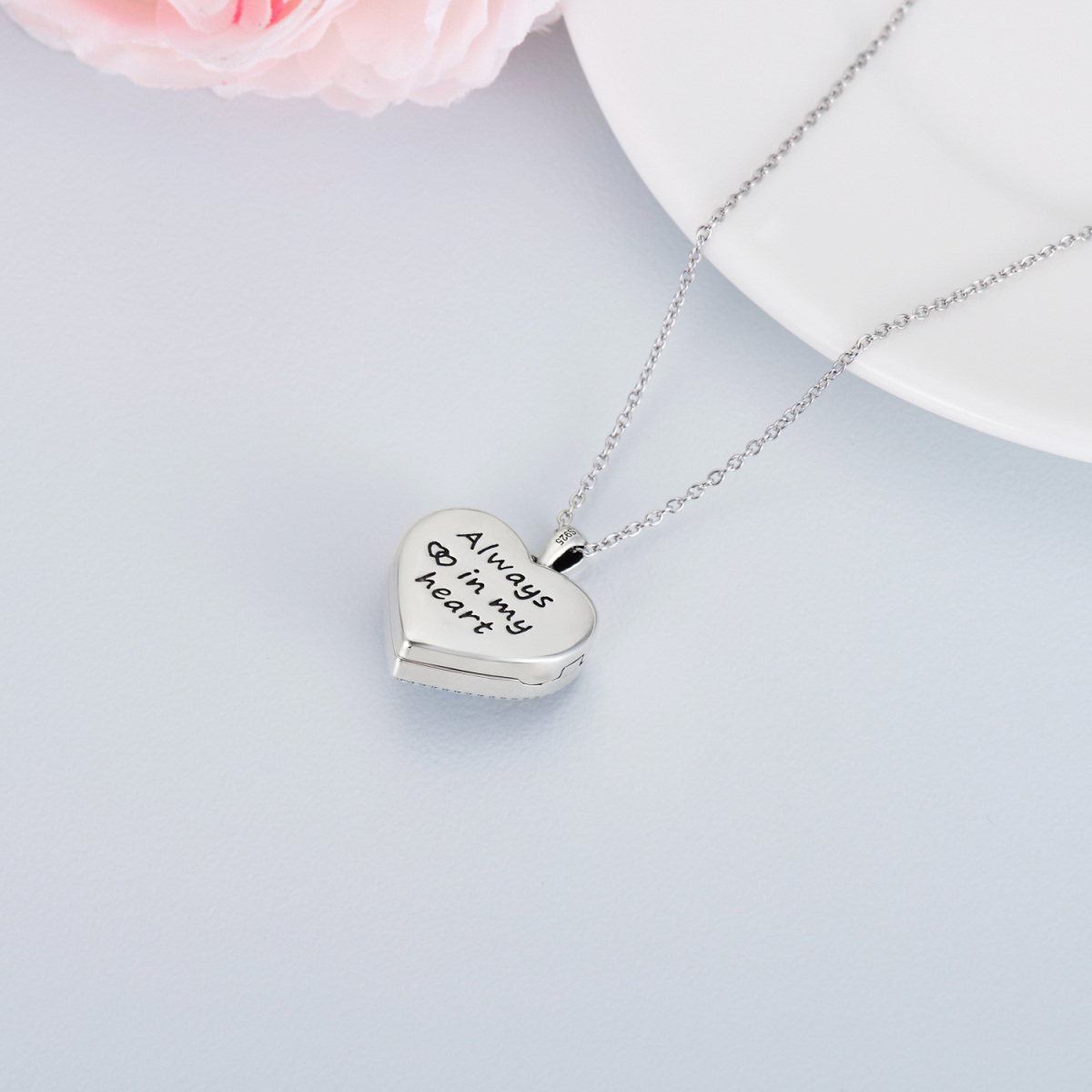 Collar con medallón de foto personalizado con circonita cúbica y corazón de plata de ley para mujeres y hombres-5