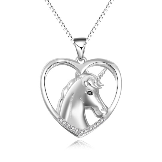 Collana con ciondolo a forma di cuore e unicorno in argento sterling con zirconia cubica