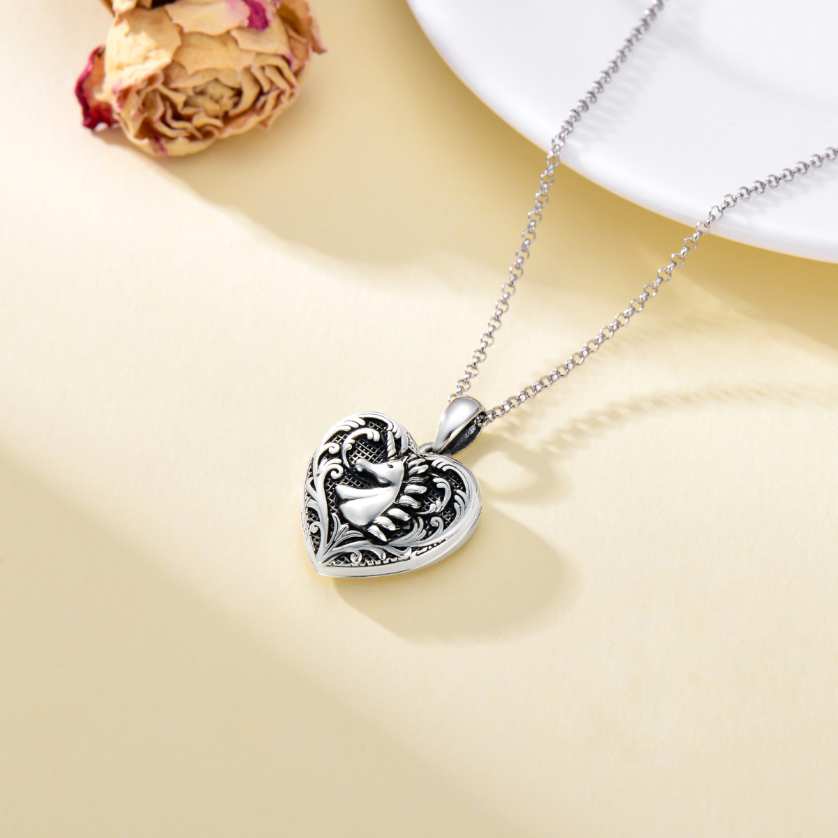 Collana con medaglione personalizzato con cuore e unicorno in argento sterling-4