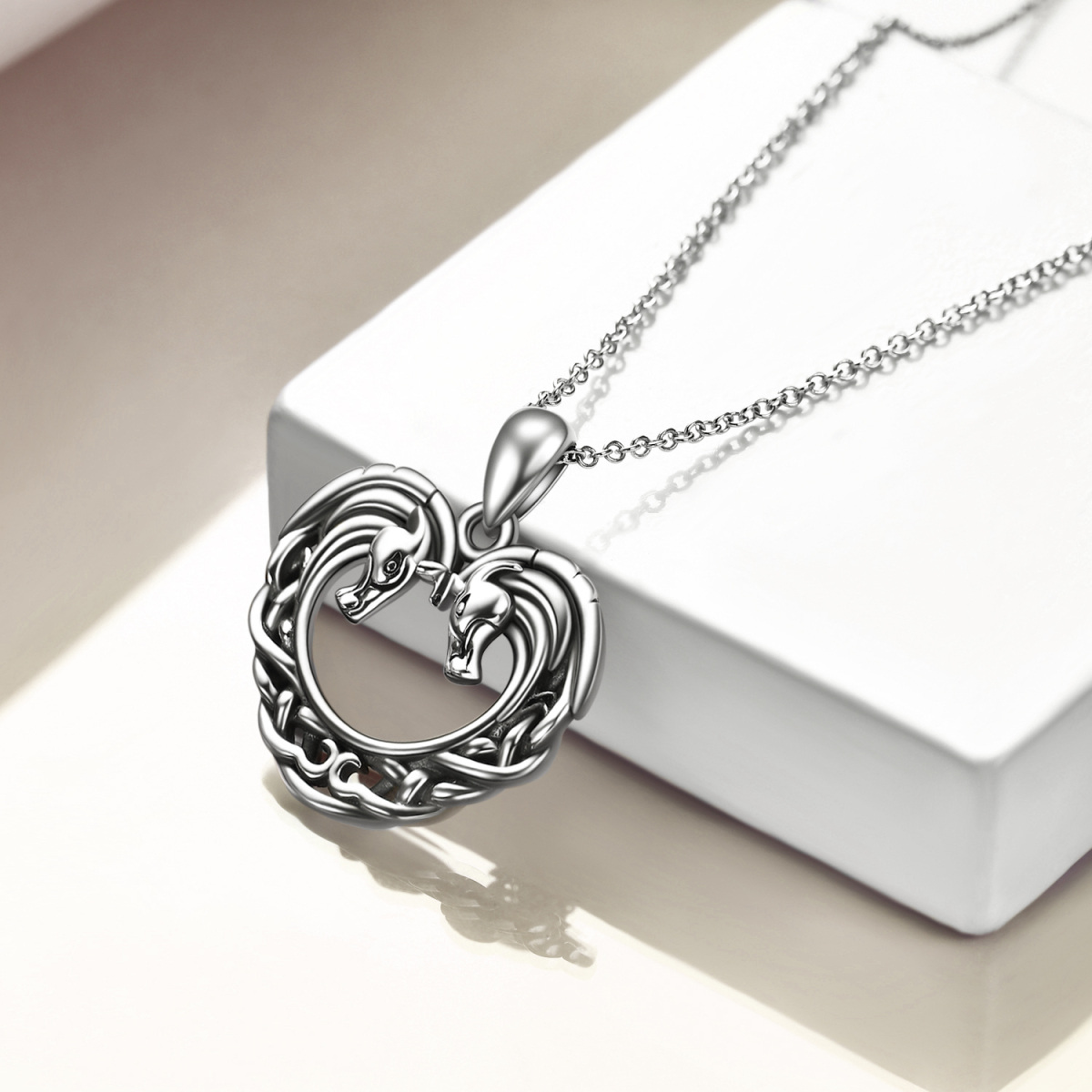 Collana con ciondolo a forma di cuore e cavallo in argento sterling-3