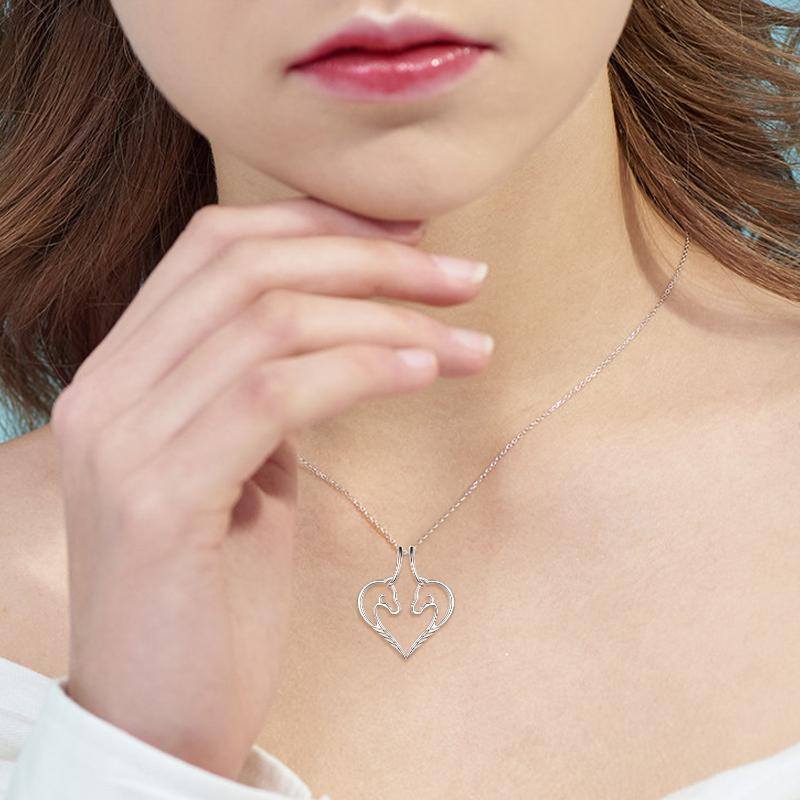 Collana con ciondolo porta anelli a forma di cuore di cavallo in argento sterling-2