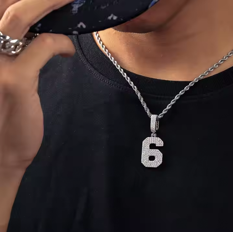 Dijes colgantes con números de circonita cúbica pavé de estilo hip hop en plata de ley-2