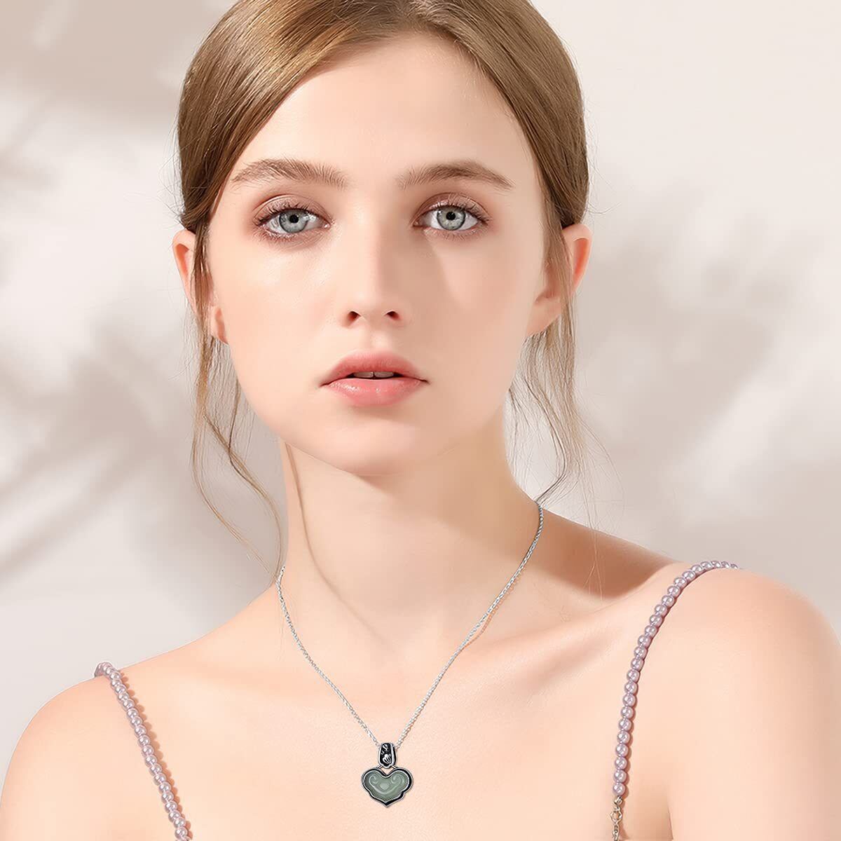 Collar con colgante de corazón de jade de plata de ley-2