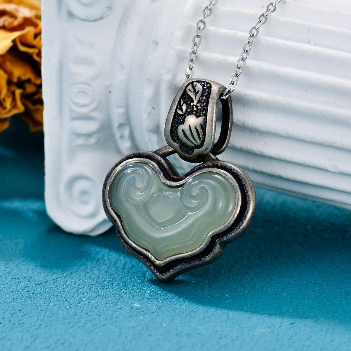 Collar con colgante de corazón de jade de plata de ley-5