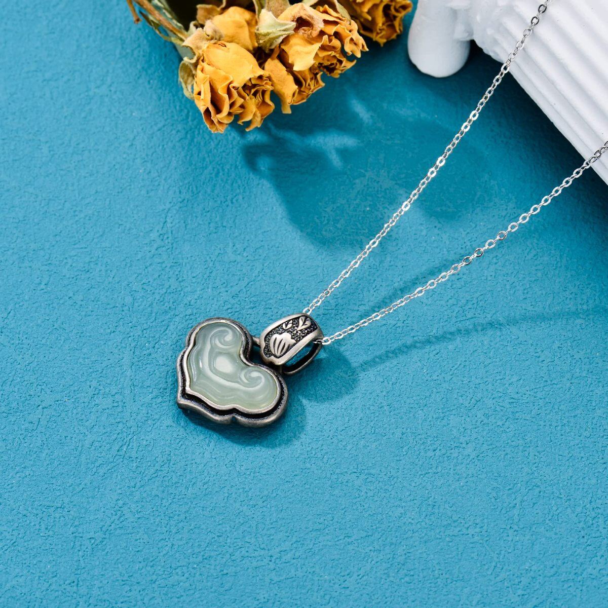 Collar con colgante de corazón de jade de plata de ley-6