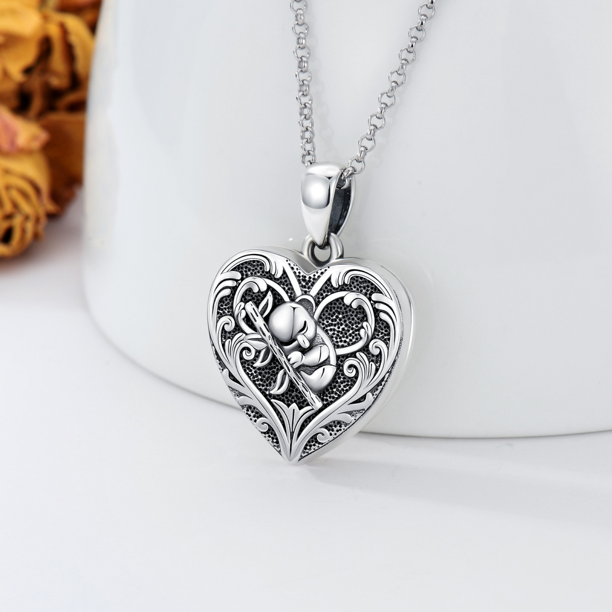 Collana con medaglione in argento sterling con incisione personalizzata del cuore di Koala-3