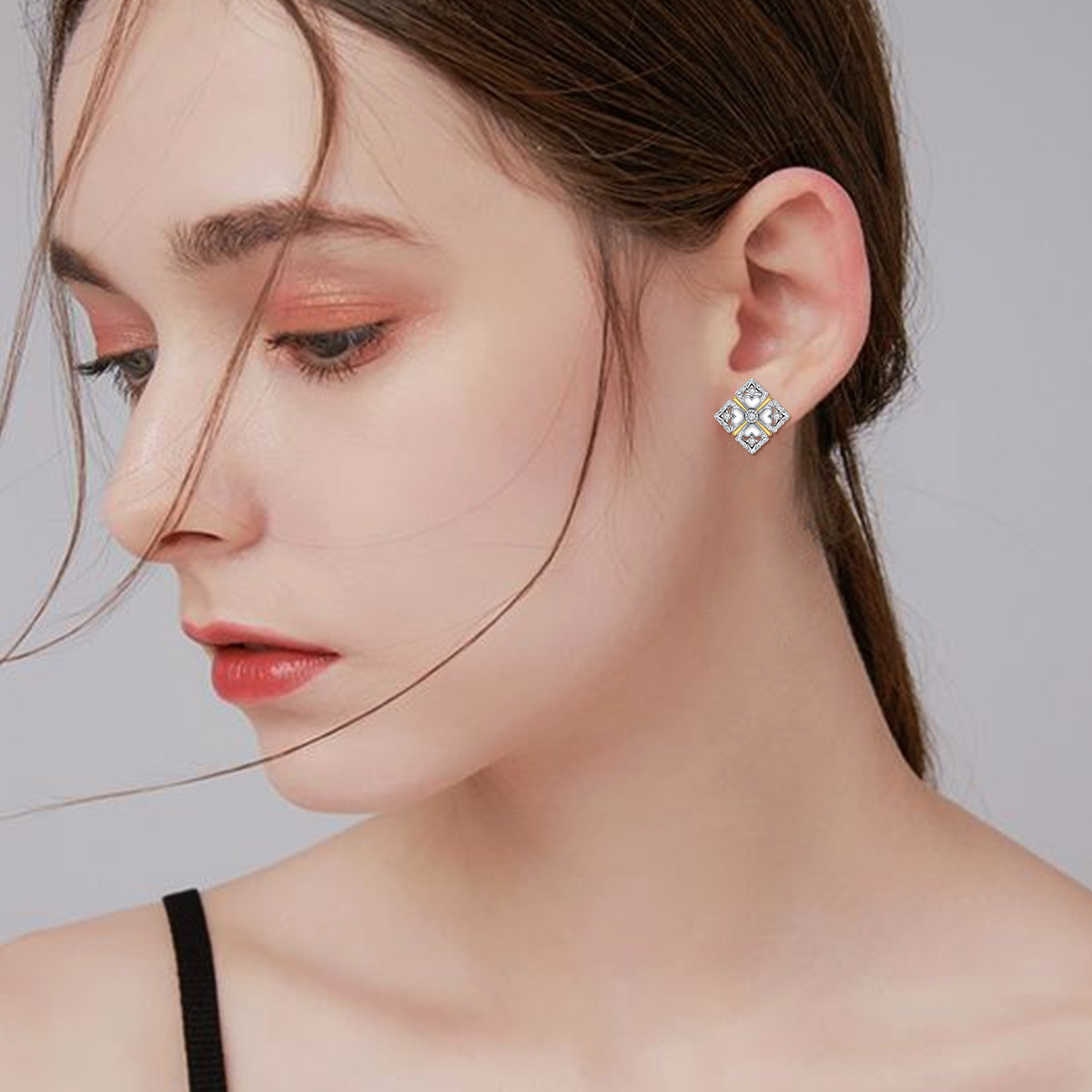 Boucles d'oreilles à tige en forme de cœur en forme de trèfle à quatre feuilles et de diamants créés en laboratoire en argent sterling-2