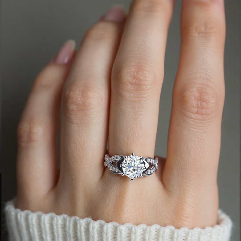 Srebrny pierścionek zaręczynowy z diamentami Moissanite wykonany w laboratorium, 3EX, certyfikat IGI-4
