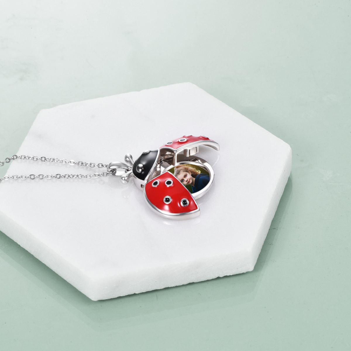 Collana con ciondolo fotografico personalizzato con coccinella in argento sterling per donna-3