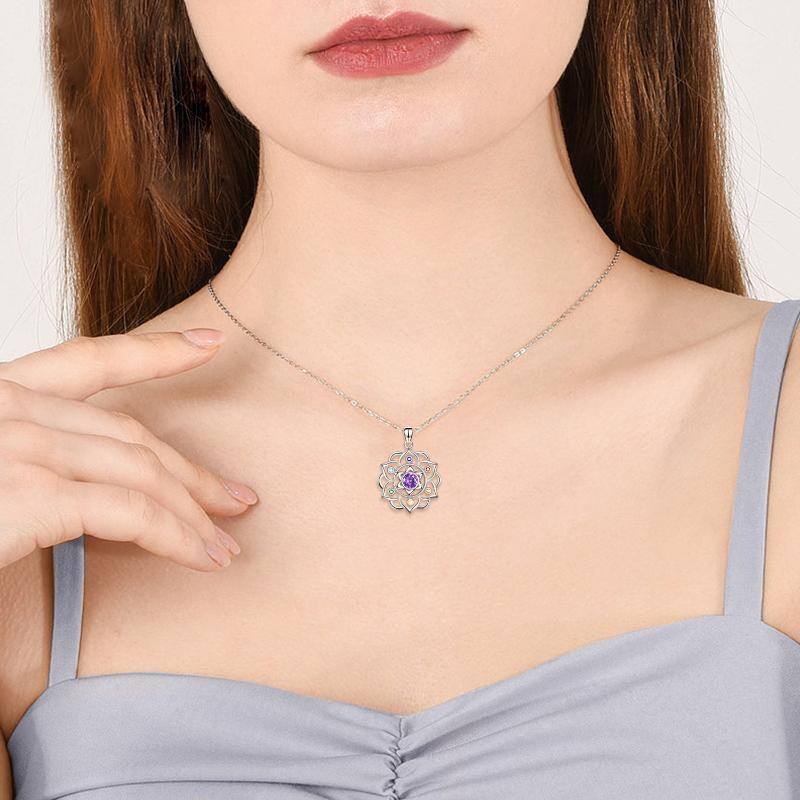Colar com pingente de lótus e chakras em prata de lei com zircónias cúbicas-3