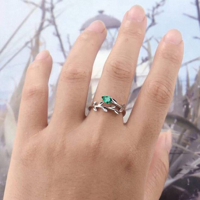 Anillo abierto de plata de ley con hojas de circonita cúbica y piedra natal de mayo en forma de pera-2